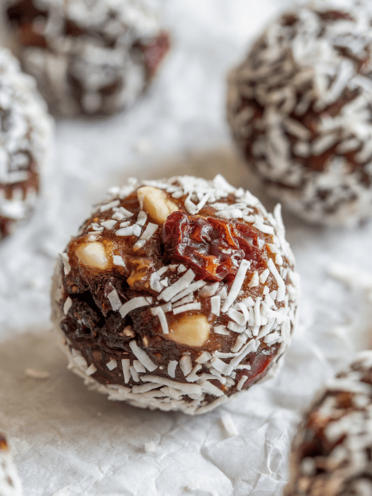 Chocolate Cherry Energy Bites [vegan + gluten-free]